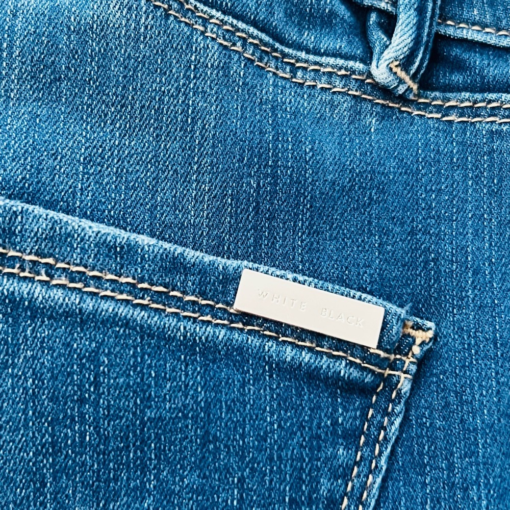 White House Black Market jeans - Picture 8 of 8